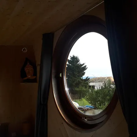 Ressource Au Chalet 게스트하우스 투르농쉬르론