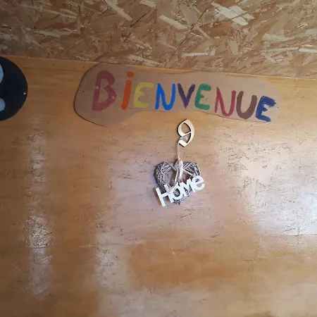 Ressource Au Chalet 게스트하우스 투르농쉬르론